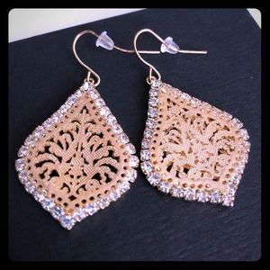 Fashion dangle earrings